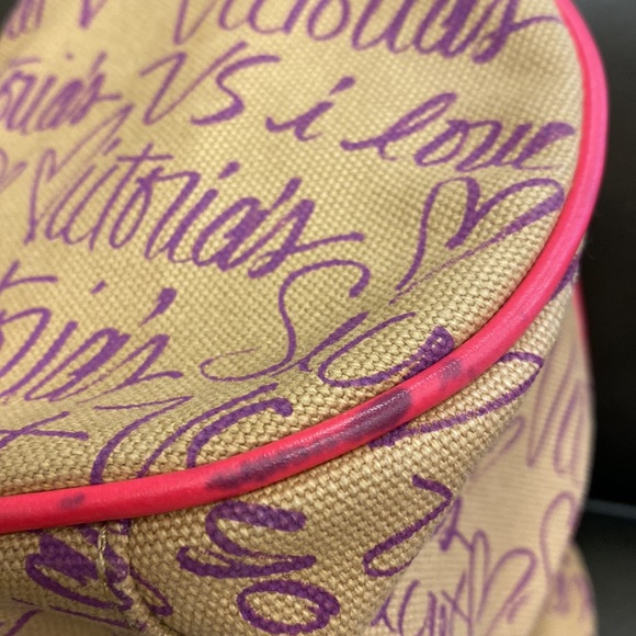 Victoria’s Secret i love you handbag - Picture 11 of 12